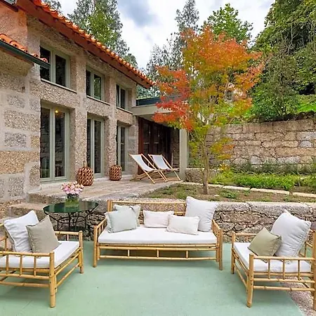 Country house The Grove Guimaraes