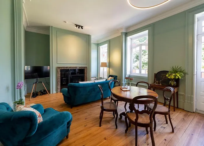 The Grove * Гимарайнш